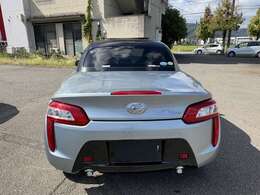 室内展示場を完備しておりますので、天候の悪い日でもゆっくりと車両をご覧下さい。