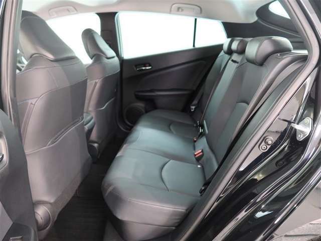 ゆとりある広々とした車内空間は、ドライブを始め買い物やレジャーなど、幅広く活躍します。一人でもみんなとでもお出かけを楽しみましょう！