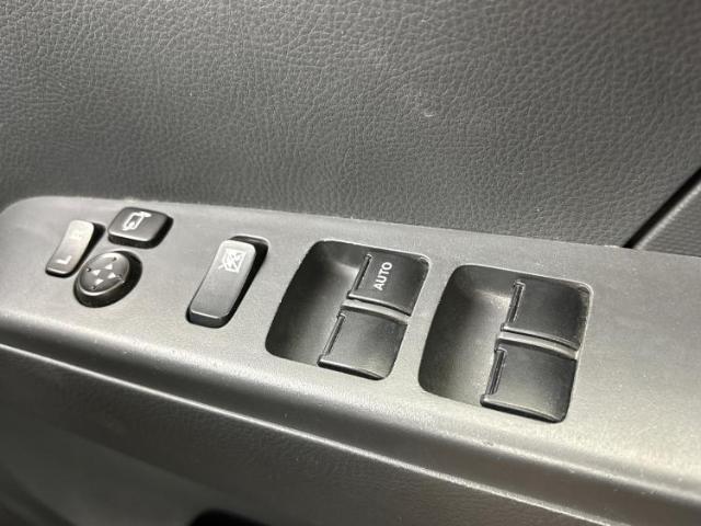 お車に合わせて無料保証以外にも、保証範囲、期間、距離を拡充させた有料保証もご用意しております！中古車の購入が初めてで不安・・・というお客様もご安心ください！