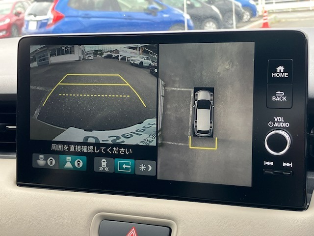 マルチビューカメラシステムを搭載しています！「見通しの悪い交差点での発進」「料金所などへの幅寄せ」「バック駐車」「縦列駐車」といった、多くの人が苦手意識を持ちやすいシーンで効果を発揮します。