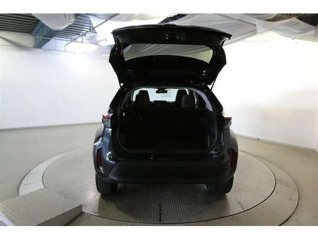 バックドアを開けた状態です。