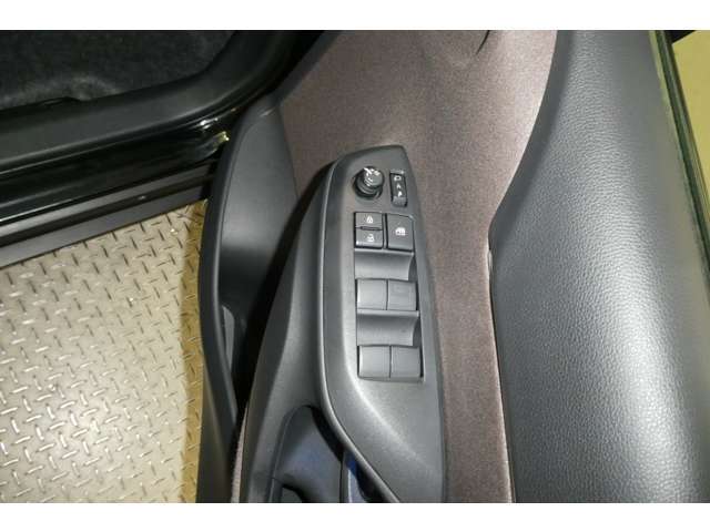 近畿県内在住で、ご商談時及び納車時にご来店頂けるお客様への限り販売可とさせて頂きます。