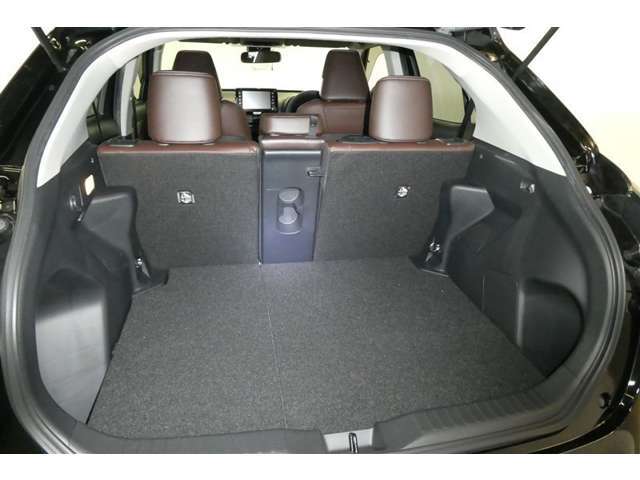しっかり使える荷室で多彩なシートアレンジが可能です☆