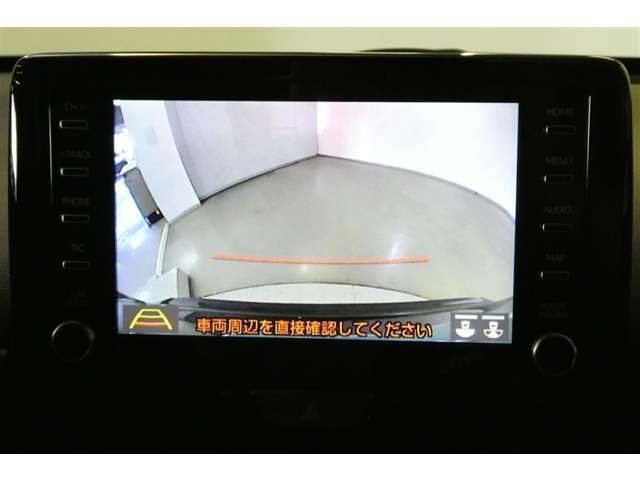 バックギアに入れると、このように後方が映し出されます！最終確認はご自身の目と耳で必ず行ってください！安全第一で！