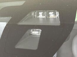 【シティブレーキアクティブシステム】低速走行中に前方の車両等を認識し、衝突しそうな時は警報とブレーキで衝突回避と被害軽減をアシスト。より安全にドライブをお楽しみいただけます。