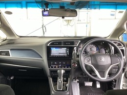 フロントガラスが大きく、ワイドな視界で運転もしやすくなるように、設計されています。