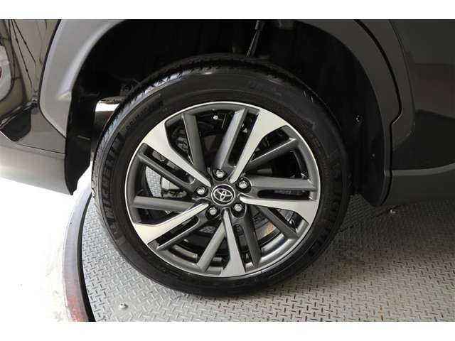 純正アルミホイール【タイヤサイズ225/50R18】