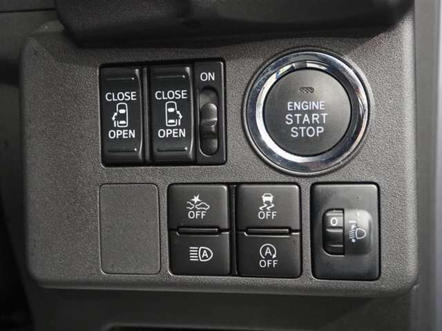 安全装置のスイッチ類、後席ドアの操作スイッチがあります。