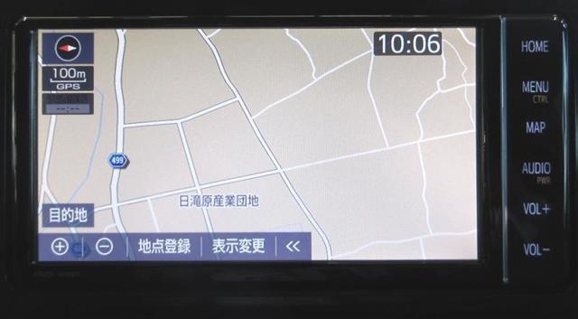 ナビは純正品。フルセグテレビ・CD・Bluetooth・SDオーディオ対応。