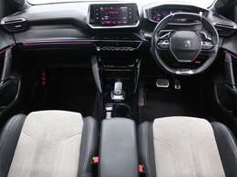 ガラスルーフ　ディスプレイオーディオ　カープレイ　USB入力　Bluetooth　Bカメラ　ETC　LEDヘッドライト　オートライト　純正アルミホイール　衝突被害軽減ブレーキ　ブラインドスポットモニター　レーンアシスト