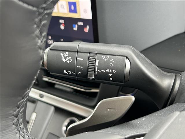 気になる車はすぐにお問い合わせください！画面右側の0066から始まる無料ダイヤルからお問い合わせ下さい！専門スタッフがお車のご質問にお答えいたします！
