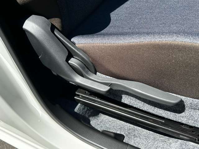 シートリフター付きでシートの高さを調整できる機能付きです☆