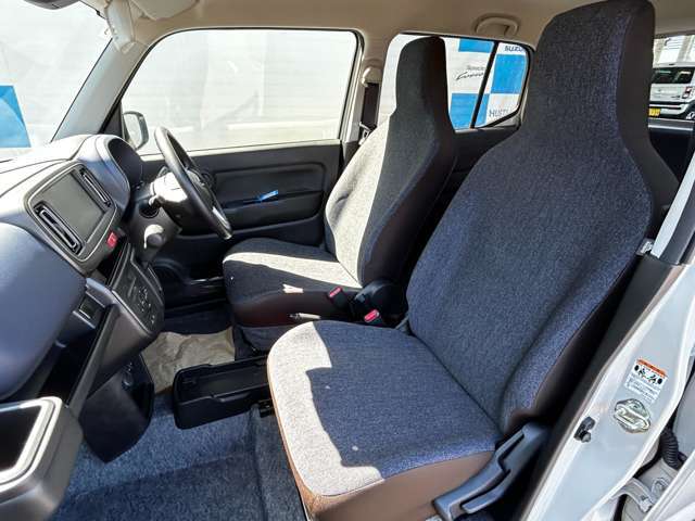 内装確認はもちろん、シートの座り心地、ハンドリングのしやすさ、運転席からの見晴らし、助手席からの風景、後部座席の快適さなどなど、ぜひ体感をしてください。