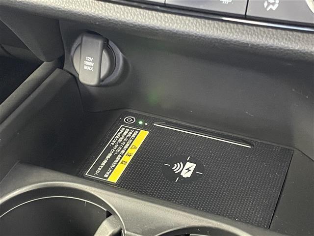 【フロアマット】車内を綺麗に保つのには必須のアイテムです。当店ではフカフカな新品マットも絶賛取り扱い中！ぜひご相談くださいませ。
