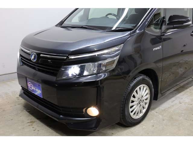 LEDヘッドランプだけでなく、フォグランプも装備しておりますので夜間でも明るく安心して運転できますね！