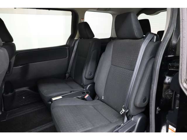 2列目シートも本当に快適です。幅広く応用できるので実用的です。