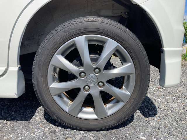 車検板金修理もおこなっています。軽自動車の場合修理個所がない車検は法定費用込の￥52000-にてやらせて頂いてます。修理板金などもお気軽にご相談下さい。お安く出せるように頑張らせて頂きます！