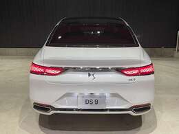 ボディサイズは全長4940mm、全幅1855mm、全高1460mm。最低地上高は、160mmです。※本車両は弊社納車整備センターにて展示中、ご覧になられる際は事前に当店までご連絡ください