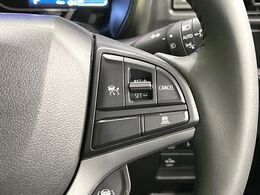 【アダプティブクルーズコントロール】高速道路での長距離走行が楽に！！自動で速度を保つクルーズコントロールが、衝突軽減システムと連携し、前方の車両を感知して車間を保つように速度調節してくれます！！