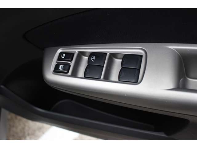 【中古車】法定点検の整備代は車体本体価格込み♪自社工場にてしっかりと点検、整備させて頂きます！悪い部分もしっかりとお伝えしますのでご安心ください！