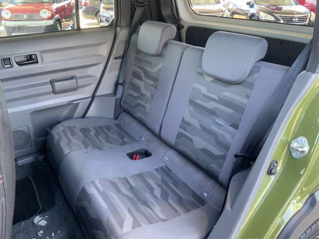 『中古だから現車見に行きたいけどなかなか行けない・・』ご安心ください◎追加でご覧になりたい箇所のお写真やビデオ通話でオンライン商談も承っておりますので、お気軽にお申し付けください◎