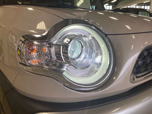LEDヘッドライト装備で夜道もスッキリとした視界で安心して運転出来ます！