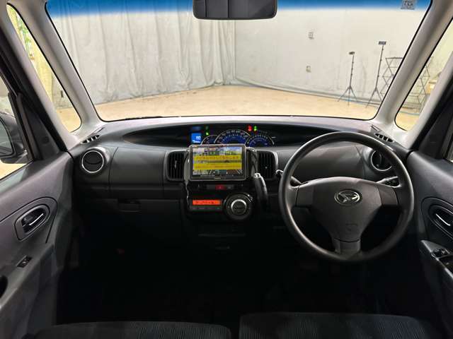 入庫時はスタッフが丁寧に洗車♪ご納車前には更にもう一度仕上げを行います♪オプションでプロによる内装クリーニングや大人気のボディーコーティング、鈑金修理なども格安で承ります。