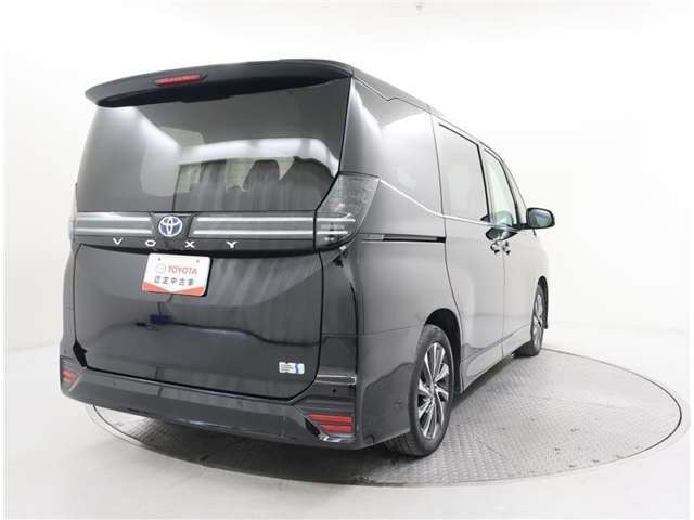 当社販売のTOYOTA認定中古車のU-Carには、トヨタ自動車認定の検査員が一台一台の車を厳正に検査しその状態を点数と図解で表示した検査証明書を全車種にお付けしております！安心の中古車選びは当社で！