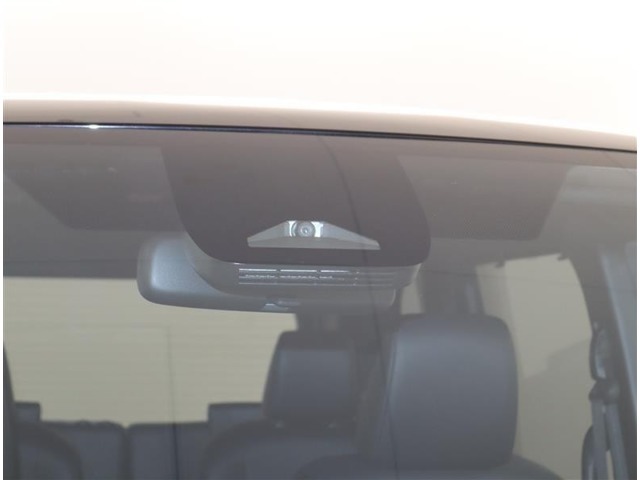 衝突回避支援パッケージ「セーフティセンス」搭載。より安全に、事故の回避や衝突被害の軽減を支援します。※車種、年式、グレードにより装備機能が異なります。店頭で現車の確認、詳細をスタッフにご確認ください。