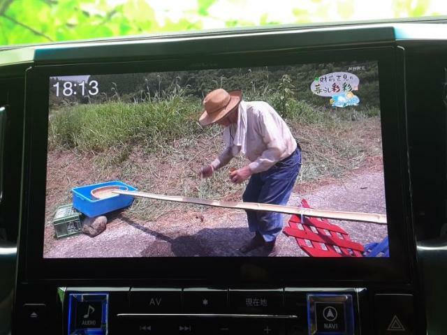 WECARSの展示場では実際に見て、触ってお車をお選びいただけます！知識の豊富な営業スタッフが様々なカーライフをご提案いたします！