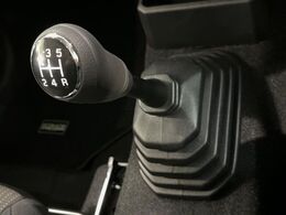 【フロア5速MT】走りの5速MT！！スポーティーな走行をお楽しみいただけます♪