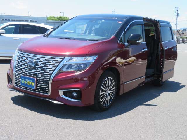 ★両側パワースライドドア★狭い駐車場や壁際などでの乗降りに便利です！操作はワイヤレスリモコン、室内のコントロールスイッチ、ドアハンドルで行えます！挟み込み防止機能付で安心！