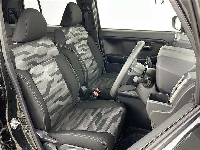 【運転席】座り心地が良いシートなので長時間の運転でも快適にお過ごしいただけます。新品のフロアマットのご注文も可能です。掲載箇所以外にご希望の写真がございましたらお気軽にお問い合わせ下さい。
