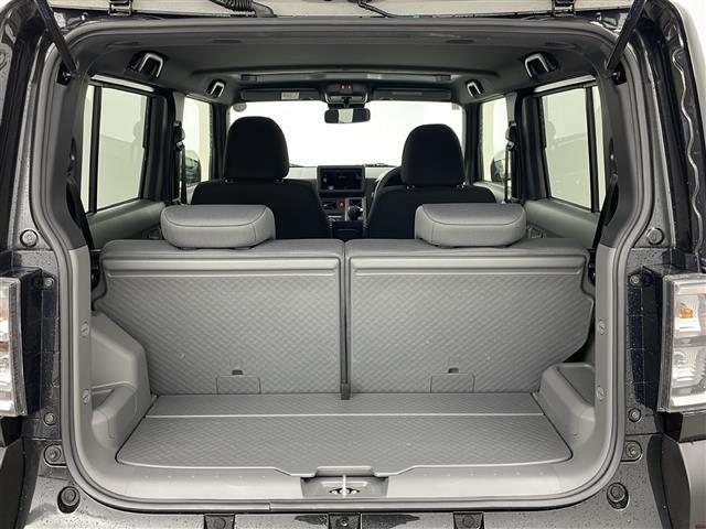 【トランク】積み込みやすくて、たっぷり積める荷室です。シートアレンジできるものは、乗車人数と荷物の量や大きさによってシートを動かすことができるので、より快適なドライブが可能です！