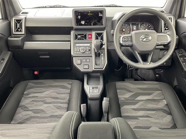【インパネ全体】全方位で視界が広く、高い目線で運転もしやすいです！