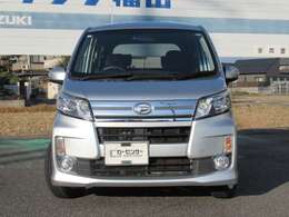 カーナビ、スマートキー、ETC、HID、オートライト等、装備の充実した1台です♪