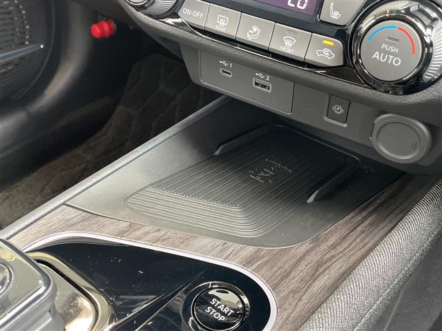 【運転席操作部】快適なドライブを楽しむための機能が装備されています！運転席から触れるので、使いやすいです！除菌プランいれていただくと、さらに清潔で安心していただけます！