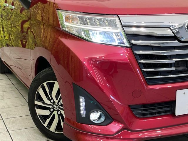 【LEDヘッドライト】悪天候や夜間走行時も良好な視界を確保し安心して運転できる高輝度LEDヘッドライトを装備！点灯速度が早く、消費電力も抑えられています。