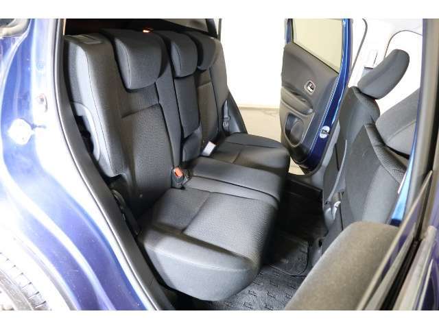 ◆◆リアシートもゆったり快適に座っていただけますので、後部座席にお乗りの大切な方も楽しくドライブに参加していただけます。