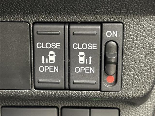 【運転席操作部】快適なドライブを楽しむための機能が装備されています！運転席から触れるので、使いやすいです！除菌プランいれていただくと、さらに清潔で安心していただけます！