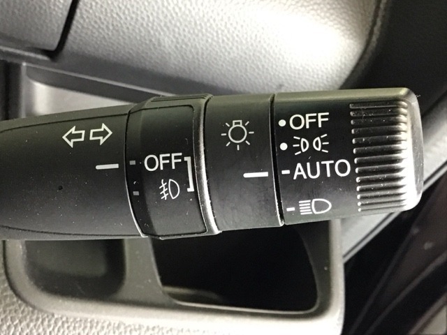 オートライトコントロールはライトのつけ忘れや消し忘れが防止できます。