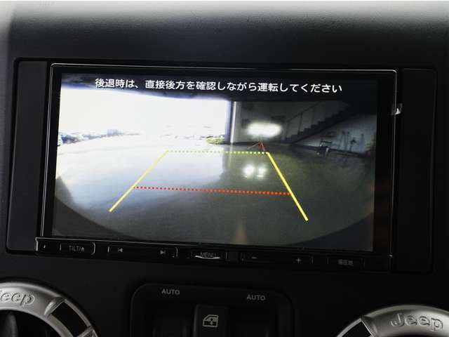 後退時・駐車時に便利なバックカメラも装備されていますので駐車が苦手な方でも安心して駐車していただけます！