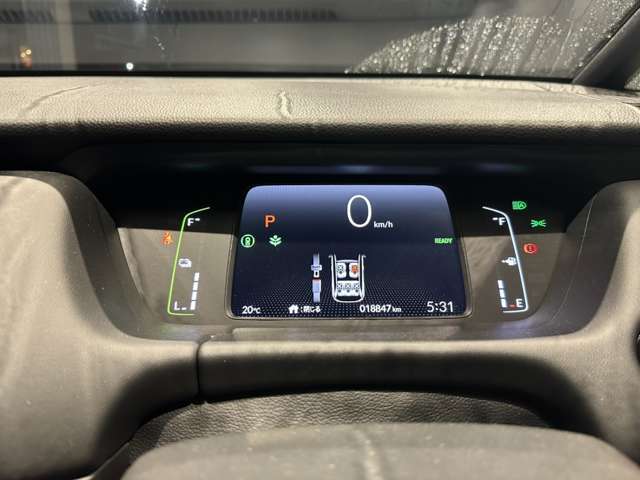 見やすい配置のメーター類