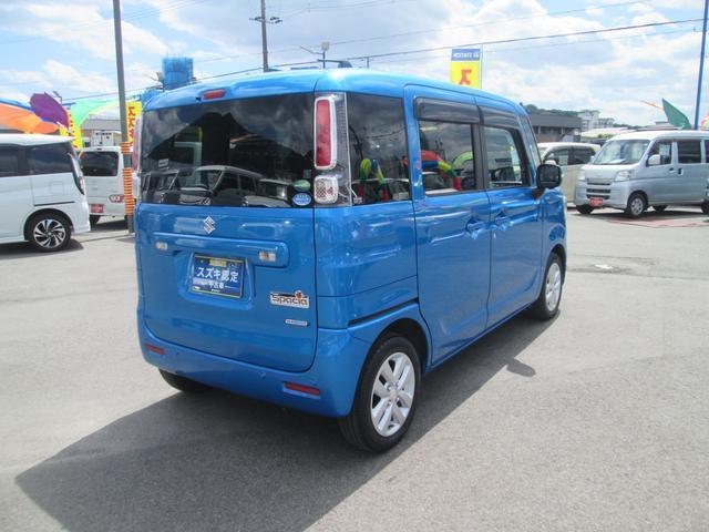 大きな開口で乗降や積載も楽々です。
