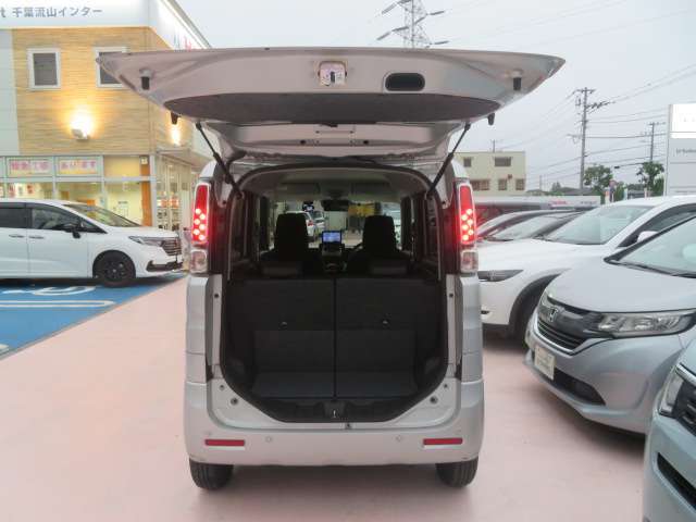 トランクの画像です！当店のカーライフアドバイザーがお客様にぴったりの車両をご提案致します！
