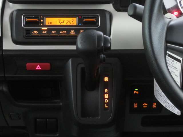 シフトの画像です！中古車は一点限りの商品ですので、気になったその時が買い時です！