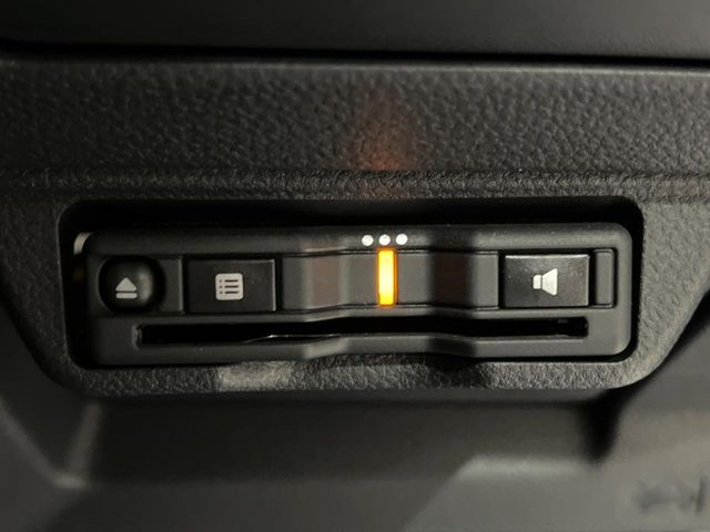 【ETC】高速道路の料金所をストレスなく通過！話題のスポットやサービスエリアに多い「スマートIC」利用時は必須のアイテムです。当店でセットアップを実施、ご納車当日からすぐにご利用いただけます！