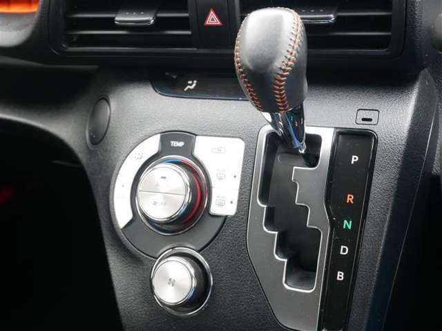 オートエアコン　CVTシフトレバー