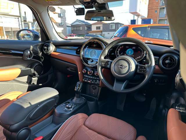 専門スタッフがボディから内装の隅々まできれいに仕上げていきます！