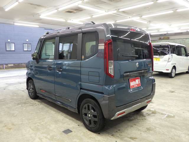 オートエムワンには多数車種様々な在庫がございます。きっとお気に入りの1台に出会えるはずです！